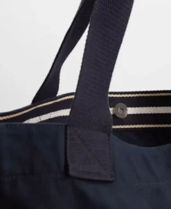 Barbour Women's Barbour Logo Holiday Tote Bag SS25